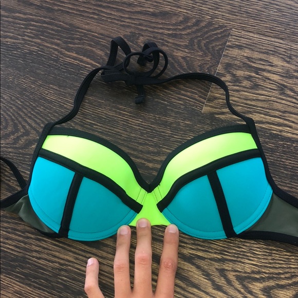 Bikini Top - Picture 1 of 2